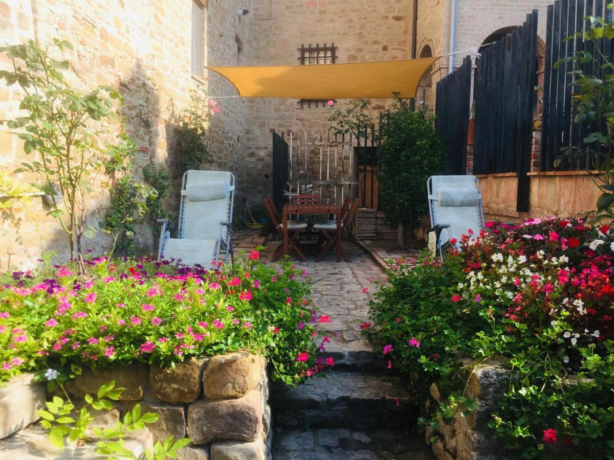 Est Locanda San Ginesio Exterior photo